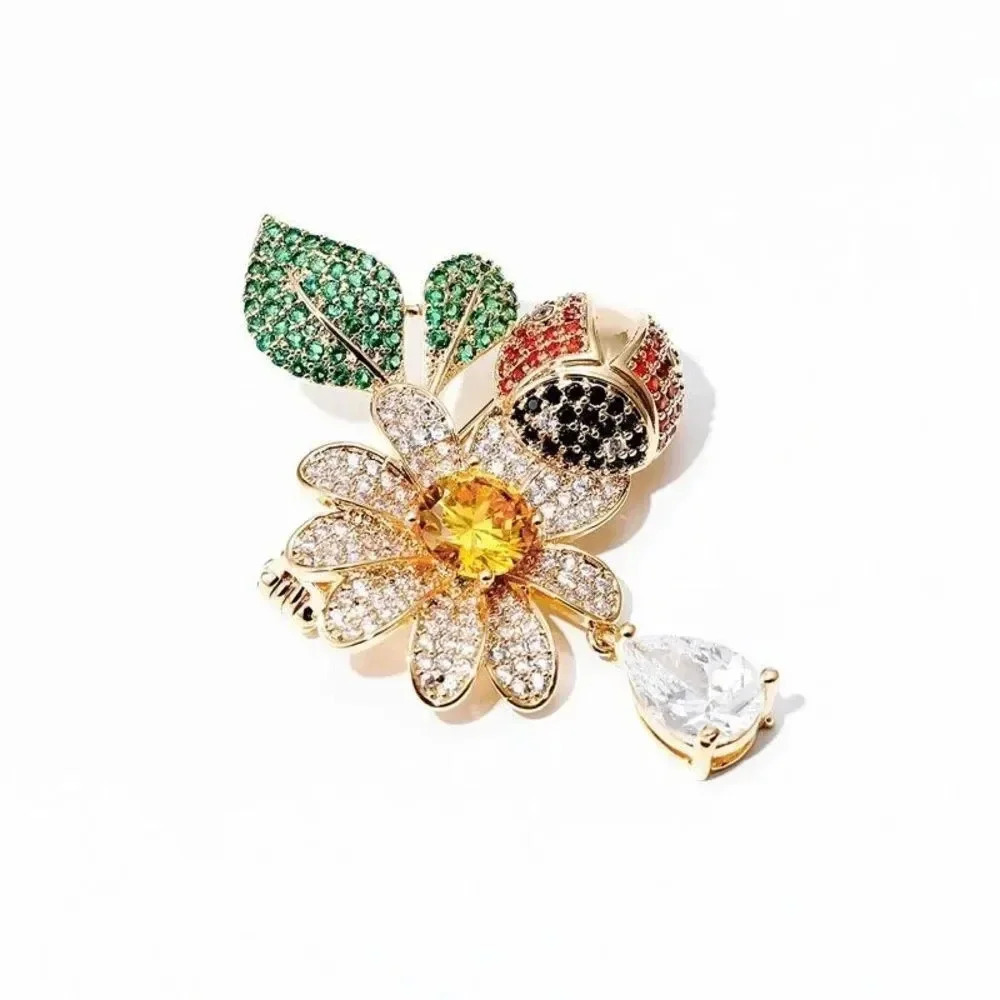 VQ Ladybug Brooch - Picture 2 of 7